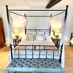 Saint-marthe Sleeps 20 With Pool * Eymet