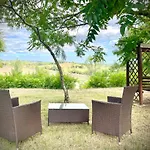 Saint-marthe Sleeps 20 With Pool Eymet