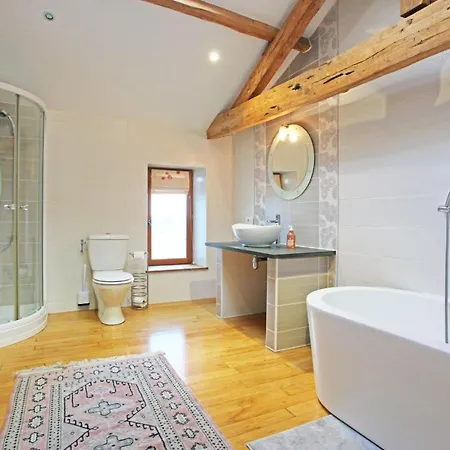 Saint-marthe Sleeps 20 With Pool