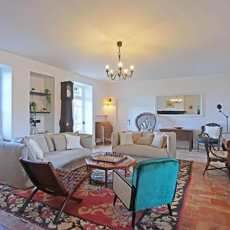 Σπίτι διακοπών Saint-marthe Sleeps 20 With Pool *