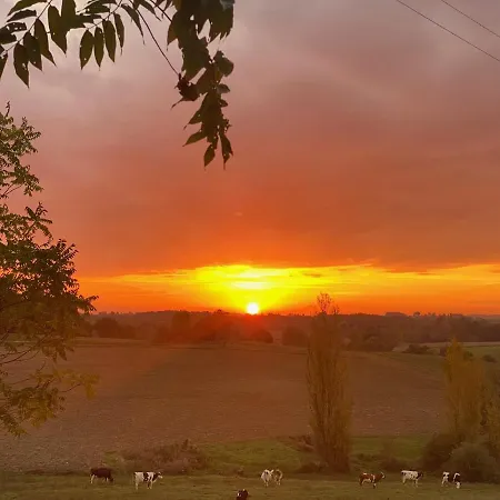 Saint-marthe Sleeps 20 With Pool Eymet