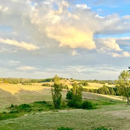 Casa vacanze Saint-marthe Sleeps 20 With Pool Eymet