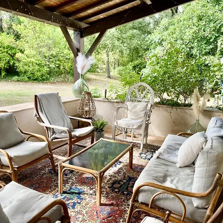 Fabulous 9-bed House In Holiday home Eymet