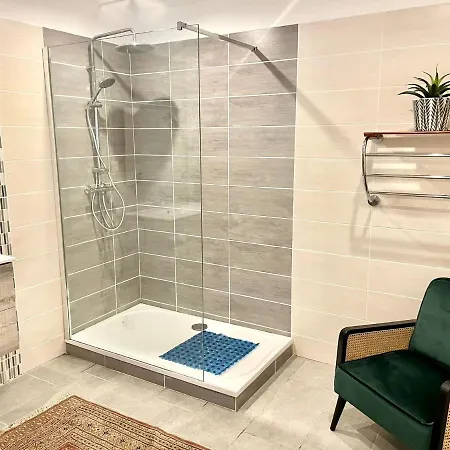Saint-marthe Sleeps 20 With Pool Dom wakacyjny
