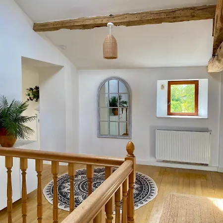 Fabulous 9-bed House In Holiday home