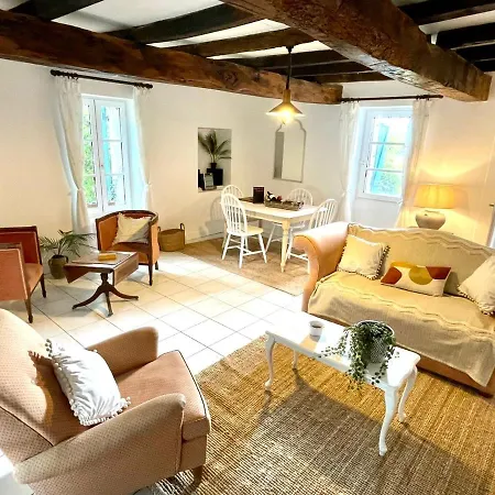 Fabulous 9-bed House In Holiday home *