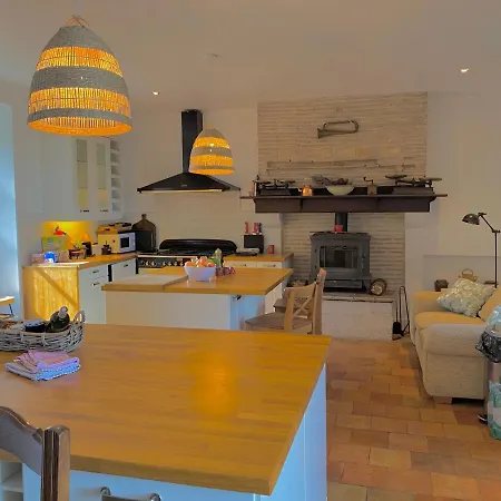 Saint-marthe Sleeps 20 With Pool Сasa de vacaciones *