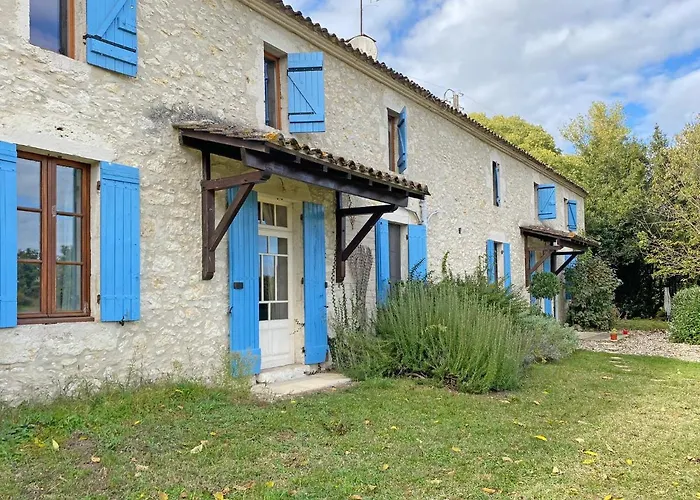 Saint-marthe Sleeps 20 With Pool